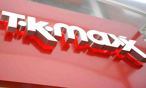 Facing The Discounter Dilemma